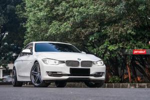 BMW 320d Sedan on Vossen Wheels (VFS5) 2017 года